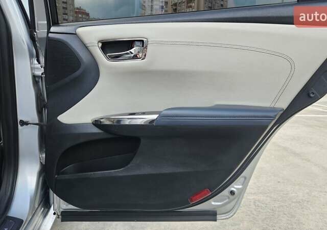 Серый Тойота Авалон, объемом двигателя 2.49 л и пробегом 166 тыс. км за 17000 $, фото 15 на Automoto.ua