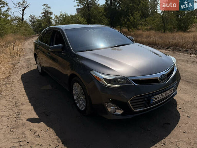Серый Тойота Авалон, объемом двигателя 2.49 л и пробегом 290 тыс. км за 12800 $, фото 2 на Automoto.ua