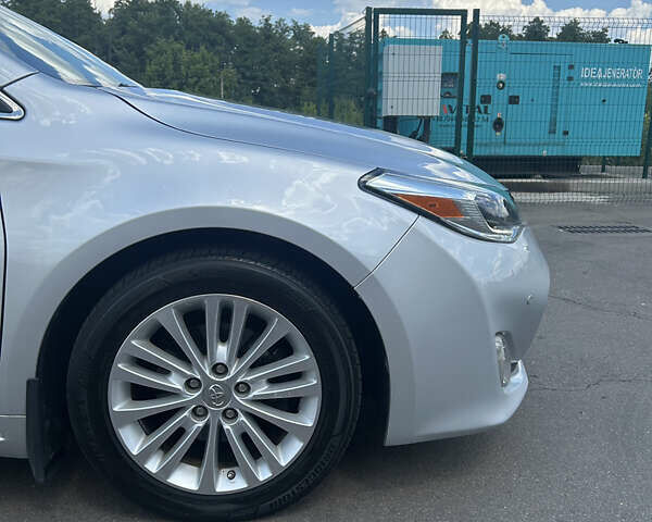 Серый Тойота Авалон, объемом двигателя 2.5 л и пробегом 186 тыс. км за 17200 $, фото 10 на Automoto.ua