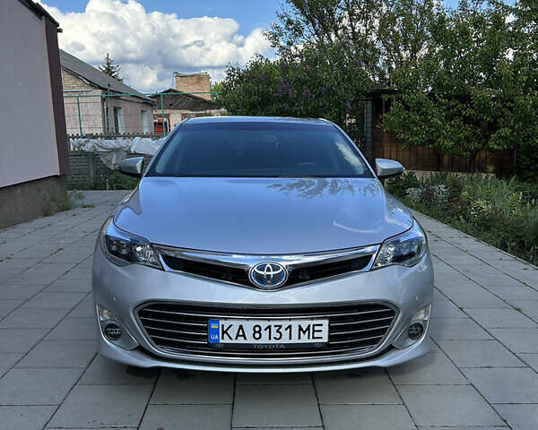 Серый Тойота Авалон, объемом двигателя 2.5 л и пробегом 186 тыс. км за 17200 $, фото 1 на Automoto.ua
