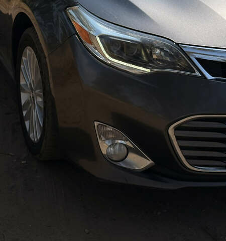 Серый Тойота Авалон, объемом двигателя 2.49 л и пробегом 290 тыс. км за 12800 $, фото 1 на Automoto.ua