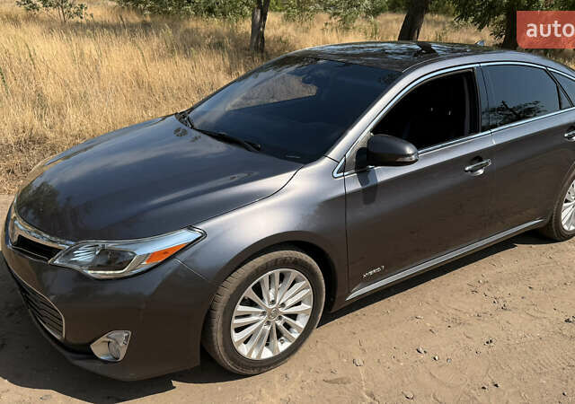 Серый Тойота Авалон, объемом двигателя 2.49 л и пробегом 290 тыс. км за 12800 $, фото 4 на Automoto.ua