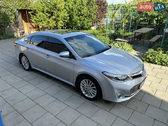 Серый Тойота Авалон, объемом двигателя 2.5 л и пробегом 186 тыс. км за 17200 $, фото 2 на Automoto.ua