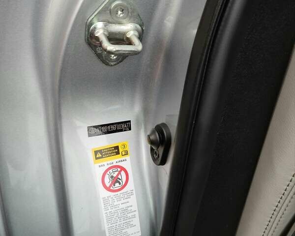 Сірий Тойота Авалон, об'ємом двигуна 2.49 л та пробігом 168 тис. км за 18500 $, фото 6 на Automoto.ua