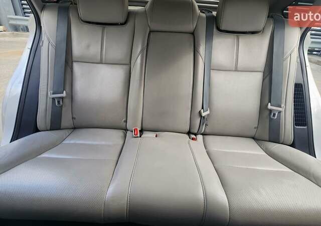 Серый Тойота Авалон, объемом двигателя 2.49 л и пробегом 166 тыс. км за 17000 $, фото 22 на Automoto.ua
