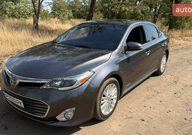Серый Тойота Авалон, объемом двигателя 2.49 л и пробегом 290 тыс. км за 12800 $, фото 3 на Automoto.ua