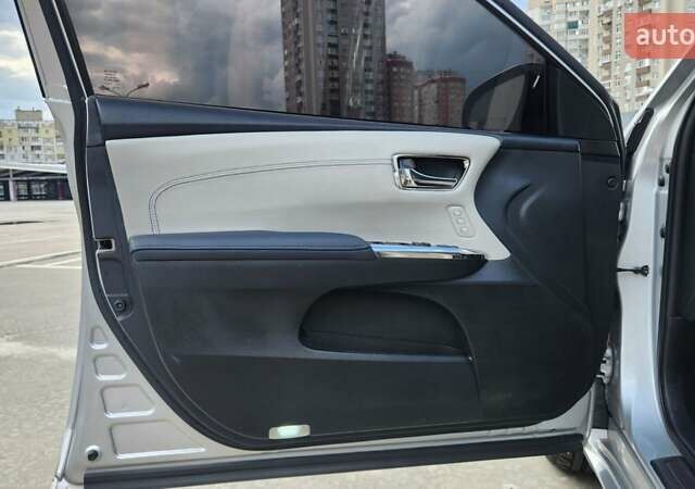 Серый Тойота Авалон, объемом двигателя 2.49 л и пробегом 166 тыс. км за 17000 $, фото 12 на Automoto.ua
