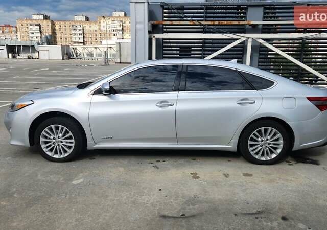 Серый Тойота Авалон, объемом двигателя 2.49 л и пробегом 166 тыс. км за 17000 $, фото 4 на Automoto.ua