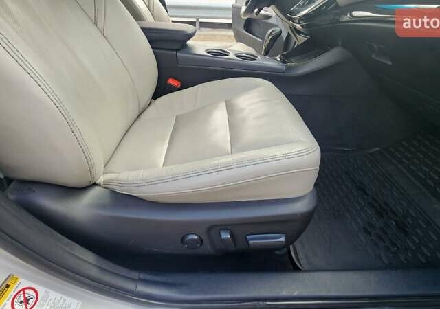 Серый Тойота Авалон, объемом двигателя 2.49 л и пробегом 166 тыс. км за 17000 $, фото 18 на Automoto.ua