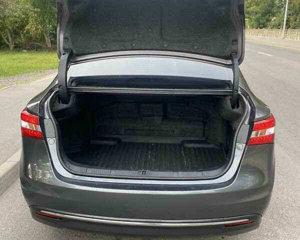 Серый Тойота Авалон, объемом двигателя 2.49 л и пробегом 362 тыс. км за 12200 $, фото 7 на Automoto.ua