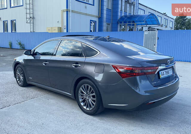 Серый Тойота Авалон, объемом двигателя 2.5 л и пробегом 140 тыс. км за 20900 $, фото 2 на Automoto.ua