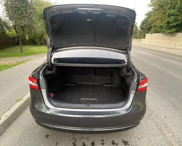 Серый Тойота Авалон, объемом двигателя 2.5 л и пробегом 362 тыс. км за 12900 $, фото 17 на Automoto.ua