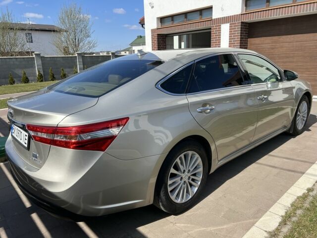Серый Тойота Авалон, объемом двигателя 2.5 л и пробегом 206 тыс. км за 17000 $, фото 3 на Automoto.ua