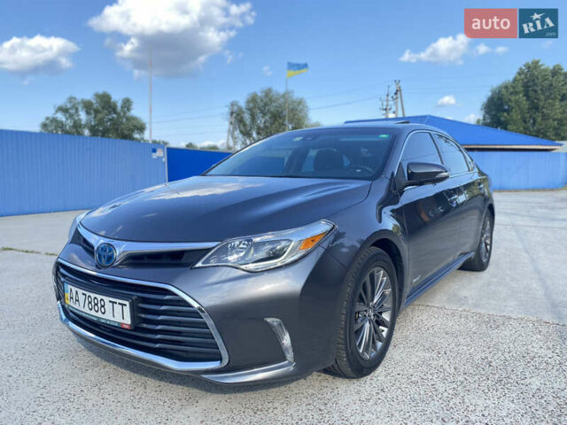 Серый Тойота Авалон, объемом двигателя 2.5 л и пробегом 140 тыс. км за 20900 $, фото 1 на Automoto.ua