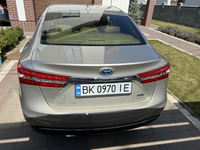 Серый Тойота Авалон, объемом двигателя 2.5 л и пробегом 206 тыс. км за 17000 $, фото 4 на Automoto.ua