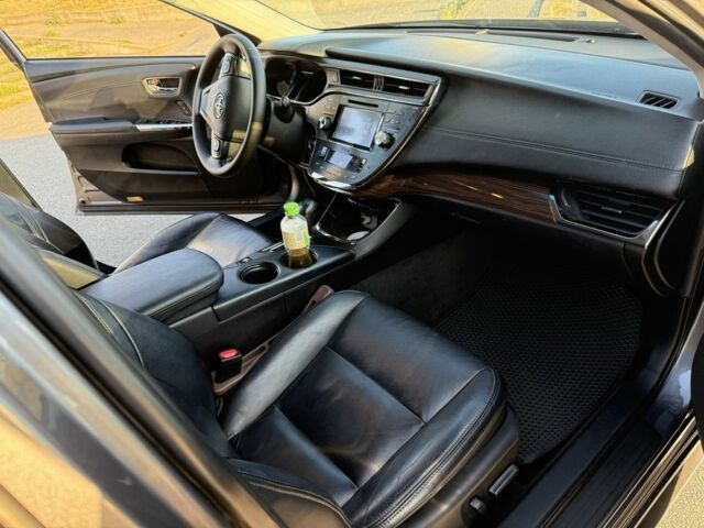 Серый Тойота Авалон, объемом двигателя 3.5 л и пробегом 310 тыс. км за 12499 $, фото 5 на Automoto.ua