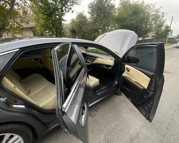Серый Тойота Авалон, объемом двигателя 2.49 л и пробегом 362 тыс. км за 12200 $, фото 9 на Automoto.ua
