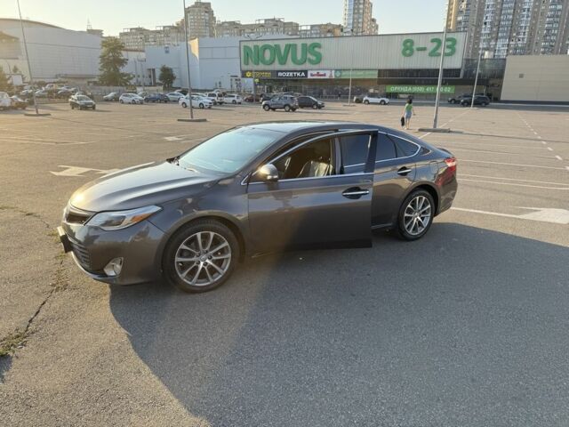 Серый Тойота Авалон, объемом двигателя 3.5 л и пробегом 310 тыс. км за 12499 $, фото 1 на Automoto.ua