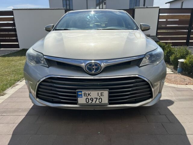 Серый Тойота Авалон, объемом двигателя 2.5 л и пробегом 206 тыс. км за 17000 $, фото 1 на Automoto.ua
