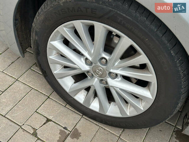 Сірий Тойота Авалон, об'ємом двигуна 2.5 л та пробігом 247 тис. км за 15990 $, фото 7 на Automoto.ua