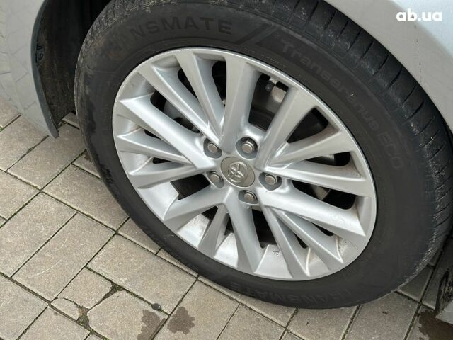 Сірий Тойота Авалон, об'ємом двигуна 2.5 л та пробігом 247 тис. км за 15990 $, фото 6 на Automoto.ua