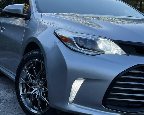 Серый Тойота Авалон, объемом двигателя 2.49 л и пробегом 169 тыс. км за 17500 $, фото 3 на Automoto.ua