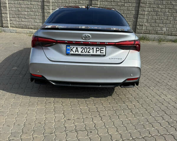Серый Тойота Авалон, объемом двигателя 3.46 л и пробегом 55 тыс. км за 32000 $, фото 2 на Automoto.ua