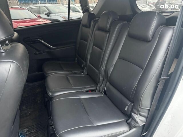 Белый Тойота Авенсис Версо, объемом двигателя 1.6 л и пробегом 106 тыс. км за 10990 $, фото 15 на Automoto.ua