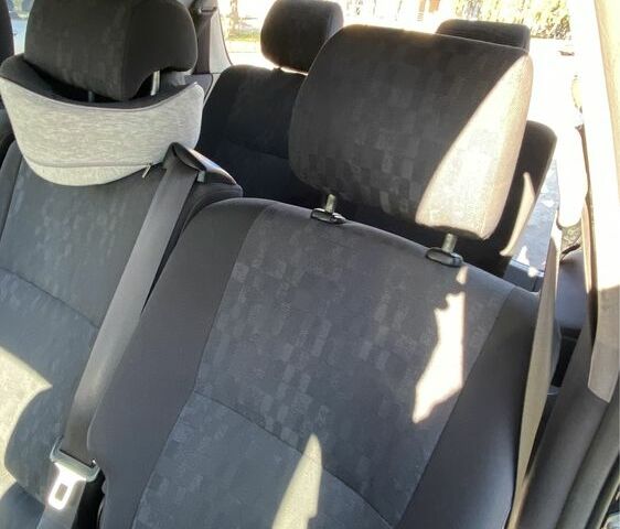 Черный Тойота Авенсис Версо, объемом двигателя 2 л и пробегом 237 тыс. км за 2700 $, фото 6 на Automoto.ua