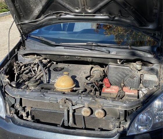 Черный Тойота Авенсис Версо, объемом двигателя 2 л и пробегом 237 тыс. км за 2700 $, фото 7 на Automoto.ua