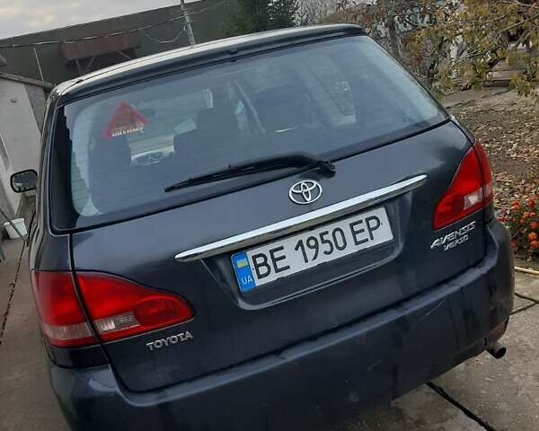Черный Тойота Авенсис Версо, объемом двигателя 2 л и пробегом 420 тыс. км за 4500 $, фото 5 на Automoto.ua