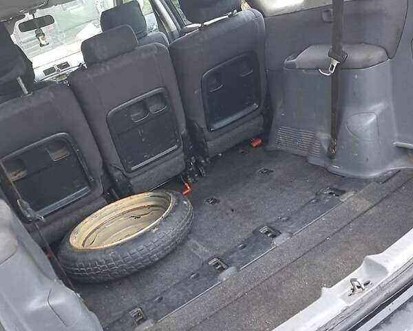 Черный Тойота Авенсис Версо, объемом двигателя 2 л и пробегом 420 тыс. км за 4500 $, фото 6 на Automoto.ua