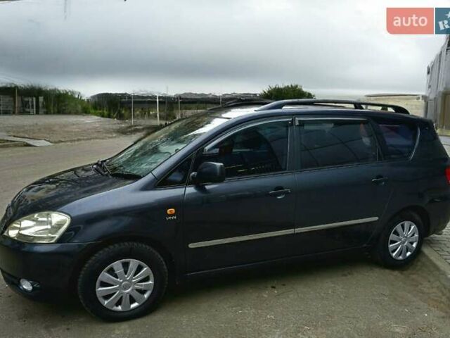 Черный Тойота Авенсис Версо, объемом двигателя 2 л и пробегом 342 тыс. км за 6500 $, фото 1 на Automoto.ua