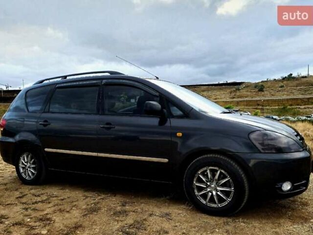 Черный Тойота Авенсис Версо, объемом двигателя 2 л и пробегом 342 тыс. км за 6500 $, фото 2 на Automoto.ua