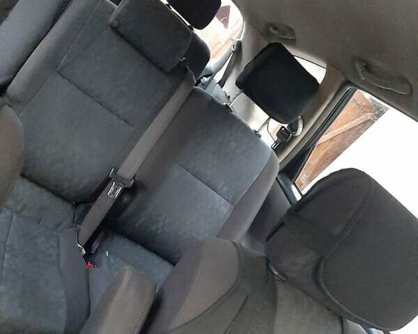 Черный Тойота Авенсис Версо, объемом двигателя 2 л и пробегом 420 тыс. км за 4500 $, фото 8 на Automoto.ua