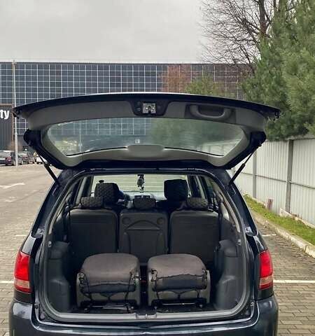 Чорний Тойота Авенсіс Версо, об'ємом двигуна 2 л та пробігом 367 тис. км за 5000 $, фото 14 на Automoto.ua