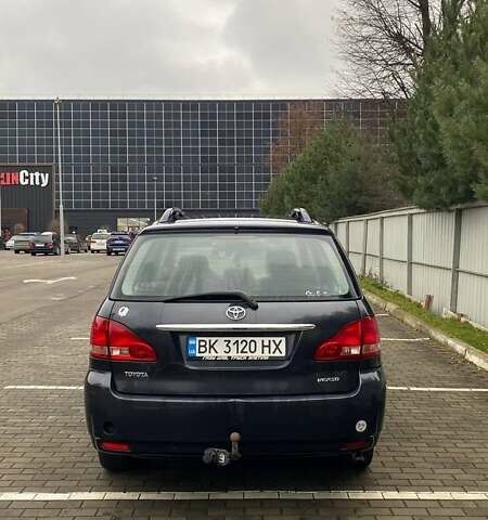 Чорний Тойота Авенсіс Версо, об'ємом двигуна 2 л та пробігом 367 тис. км за 5000 $, фото 5 на Automoto.ua