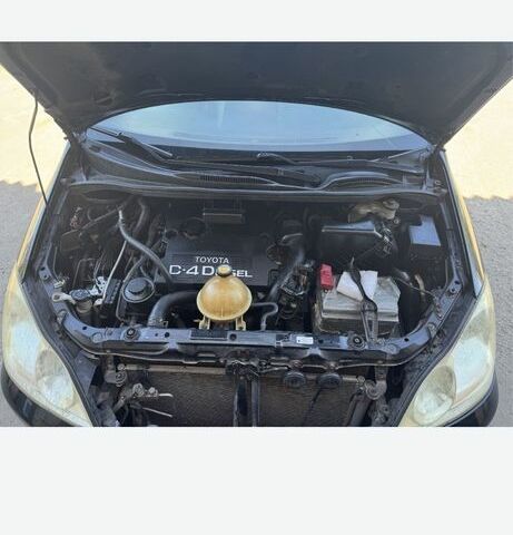 Чорний Тойота Авенсіс Версо, об'ємом двигуна 2 л та пробігом 336 тис. км за 799 $, фото 2 на Automoto.ua