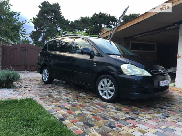 Черный Тойота Авенсис Версо, объемом двигателя 2 л и пробегом 260 тыс. км за 5800 $, фото 1 на Automoto.ua