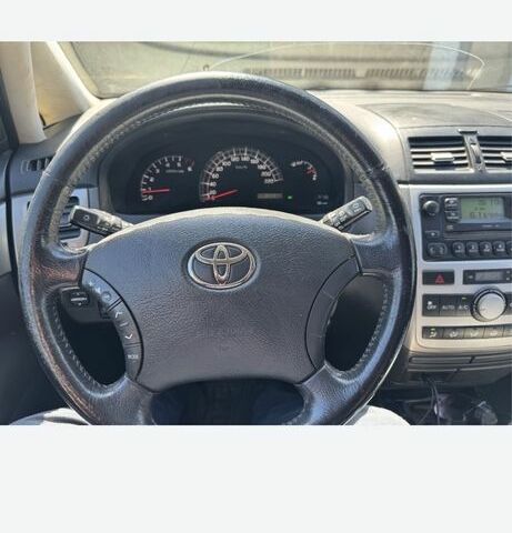 Чорний Тойота Авенсіс Версо, об'ємом двигуна 2 л та пробігом 336 тис. км за 799 $, фото 3 на Automoto.ua