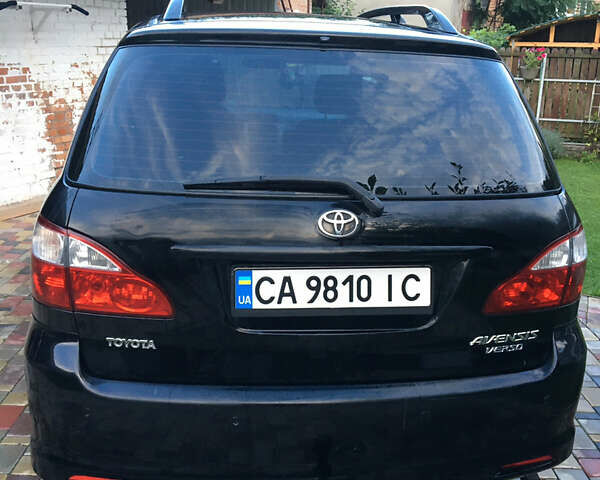 Черный Тойота Авенсис Версо, объемом двигателя 2 л и пробегом 260 тыс. км за 5800 $, фото 4 на Automoto.ua
