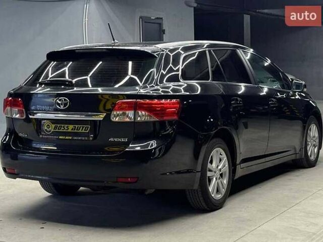 Черный Тойота Авенсис Версо, объемом двигателя 2 л и пробегом 303 тыс. км за 10000 $, фото 5 на Automoto.ua