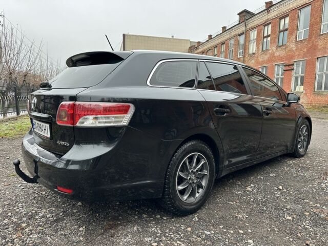 Черный Тойота Авенсис Версо, объемом двигателя 2 л и пробегом 290 тыс. км за 7850 $, фото 5 на Automoto.ua