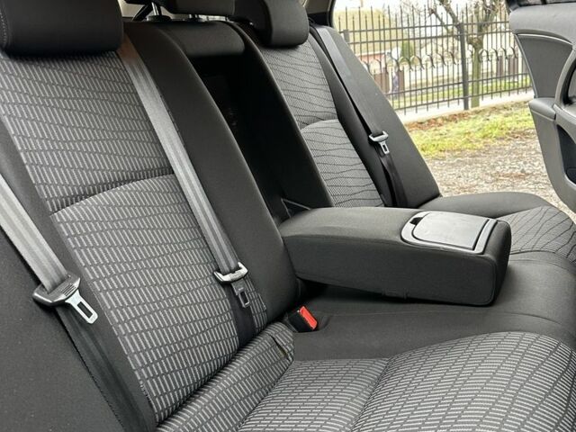 Черный Тойота Авенсис Версо, объемом двигателя 2 л и пробегом 290 тыс. км за 7850 $, фото 10 на Automoto.ua