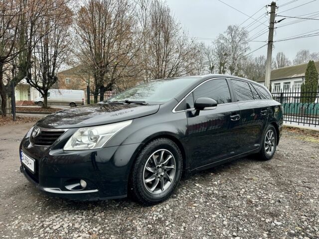 Черный Тойота Авенсис Версо, объемом двигателя 2 л и пробегом 290 тыс. км за 7850 $, фото 1 на Automoto.ua