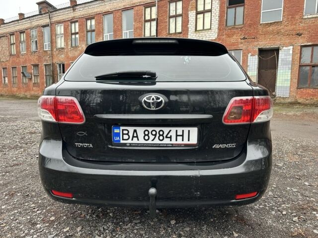 Черный Тойота Авенсис Версо, объемом двигателя 2 л и пробегом 290 тыс. км за 7850 $, фото 4 на Automoto.ua