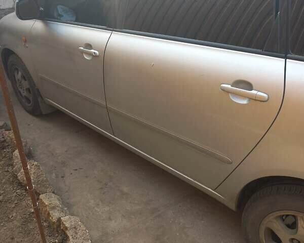 Тойота Авенсіс Версо, об'ємом двигуна 2 л та пробігом 493 тис. км за 5900 $, фото 3 на Automoto.ua