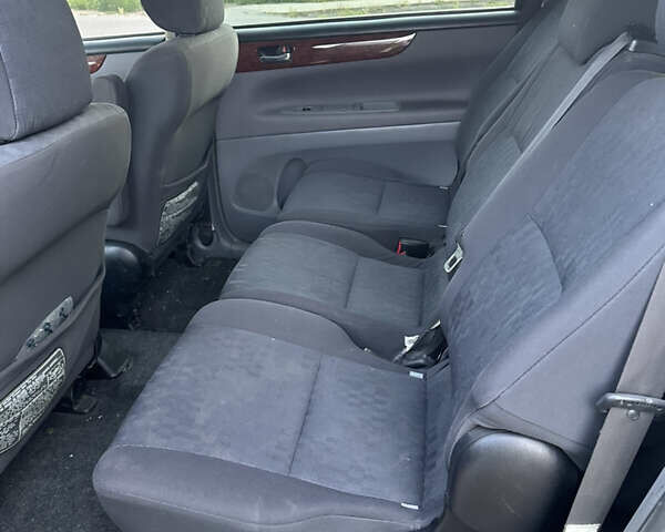 Сірий Тойота Авенсіс Версо, об'ємом двигуна 2 л та пробігом 250 тис. км за 5100 $, фото 48 на Automoto.ua