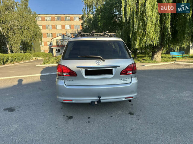 Сірий Тойота Авенсіс Версо, об'ємом двигуна 2 л та пробігом 250 тис. км за 5100 $, фото 3 на Automoto.ua