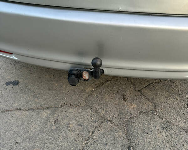 Сірий Тойота Авенсіс Версо, об'ємом двигуна 2 л та пробігом 250 тис. км за 5100 $, фото 38 на Automoto.ua